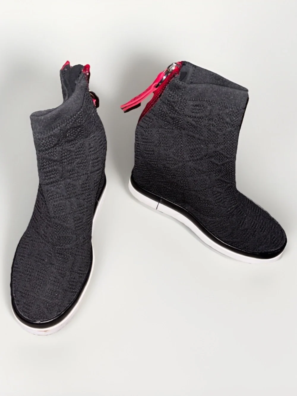 DKNY Abbi Wedge Sneakers Black Red Knit